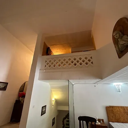 Malta Old Cinema Apartment Senglea