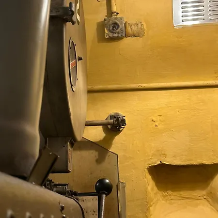 Malta Old Cinema Apartment Senglea