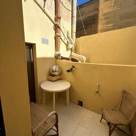 Malta Old Cinema Apartment *