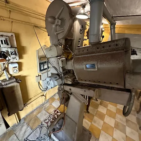 Malta Old Cinema Apartment Senglea